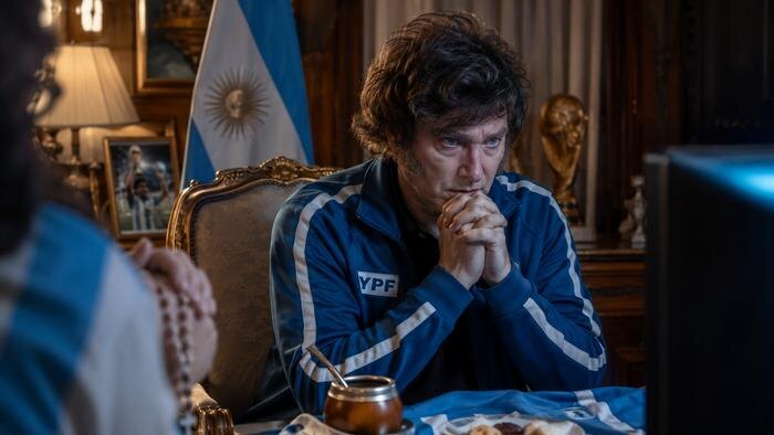 Милей не летит на финал ЧМ из-за главной футбольной приметы аргентинцев. ИИ-иллюстрация: создано редакцией Life.ru с использованием ChatGPT (OpenAI)