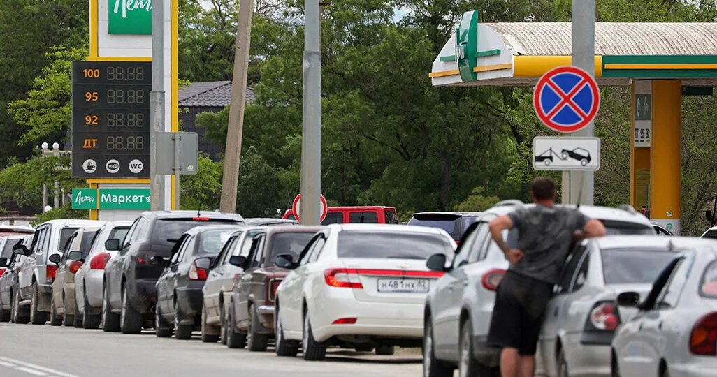 Бензин по цене осетрины: куда российскому рыбаку податься, когда за литр просят уже больше 100 рублей?