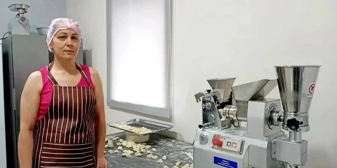 На Ставрополье многодетная мать открыла цех полуфабрикатов благодаря соцконтракту