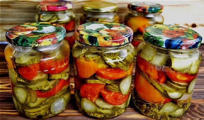 Салат из огурцов и помидоров на зиму: простой, вкусный и проверенный рецепт