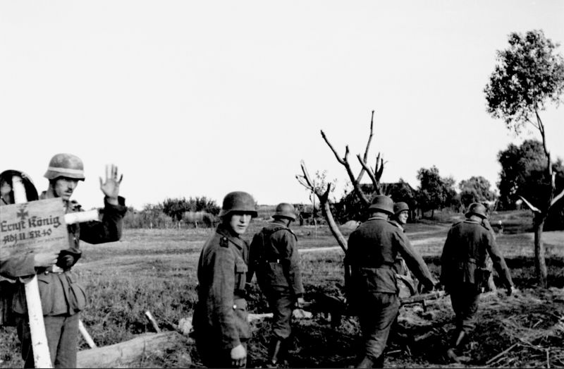 Редкие фотографии первого месяца Великой Отечественной войны глазами немцев