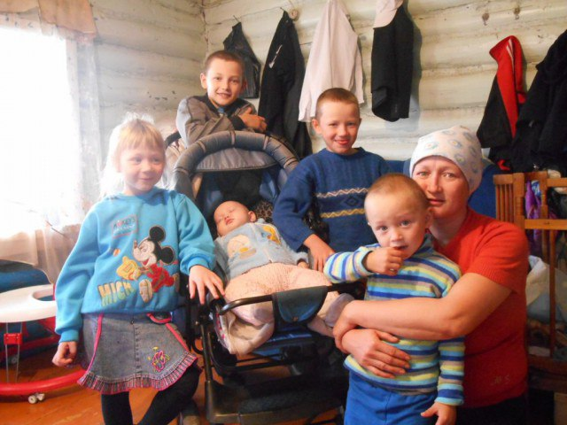 «Не хотел славы, просто помог»: как анонимный бизнесмен из Уфы купил дом многодетной вдове с пятью детьми