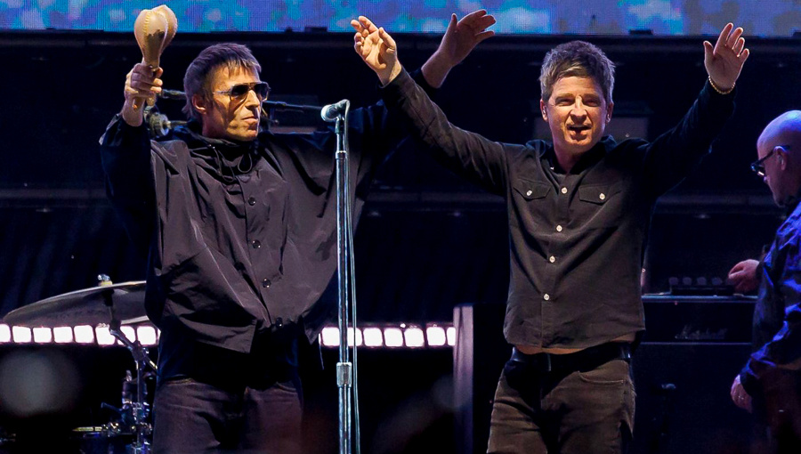 Твердо и четко: Лиам Галлахер ответил фанатам Oasis, требующим новых песен
