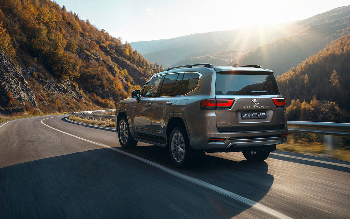 Toyota📷Toyota Land Cruiser 300