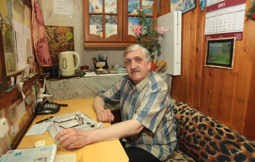 Любовь пахнет порохом: зачем влюбленный старик-консьерж отправил в тюрьму свою главную "богиню"