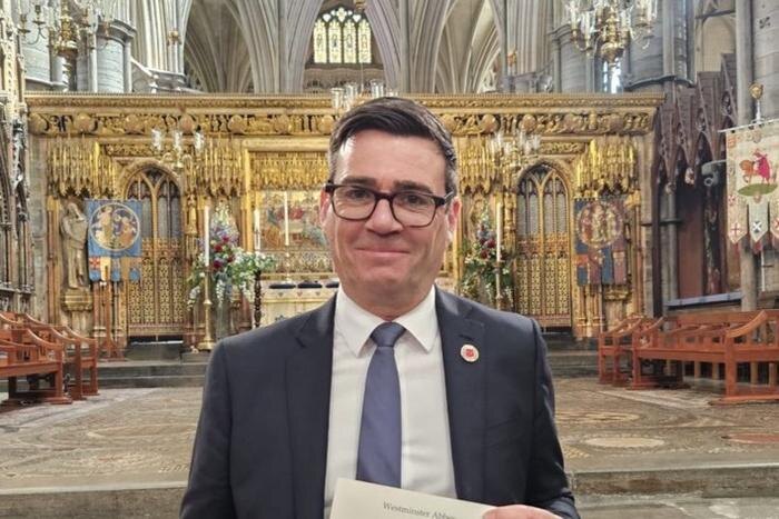 Обложка © Х / Andy Burnham
