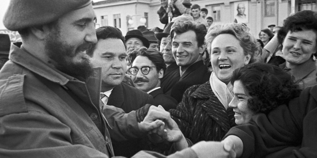 Сергей Левченко стал первым иркутянином, награжденным медалью к 100-летию со дня рождения Фиделя Кастро
