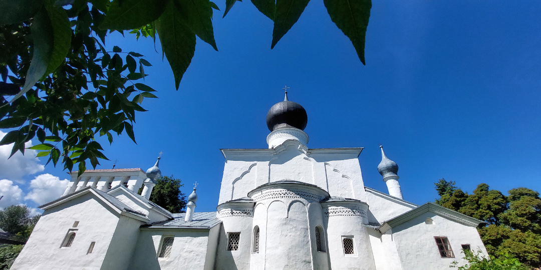 Псков белокаменный. Красивая старина, ради которой стоит приехать.