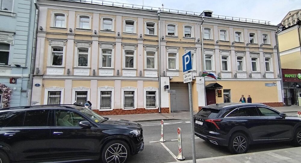 Очередь из княгинь в Газетном переулке