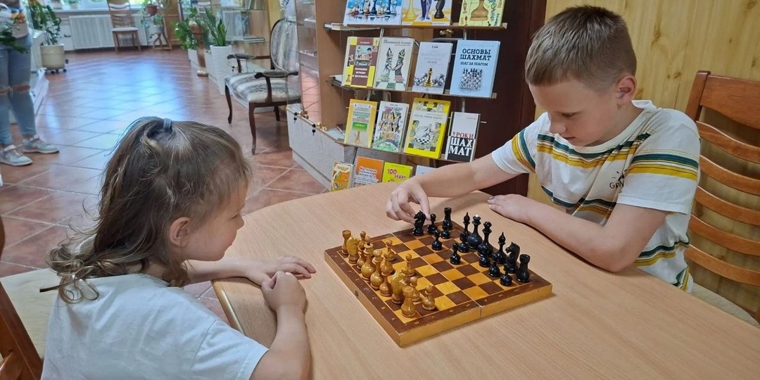 ♟ «Шахматный турнир у книжных полок» успешно завершился