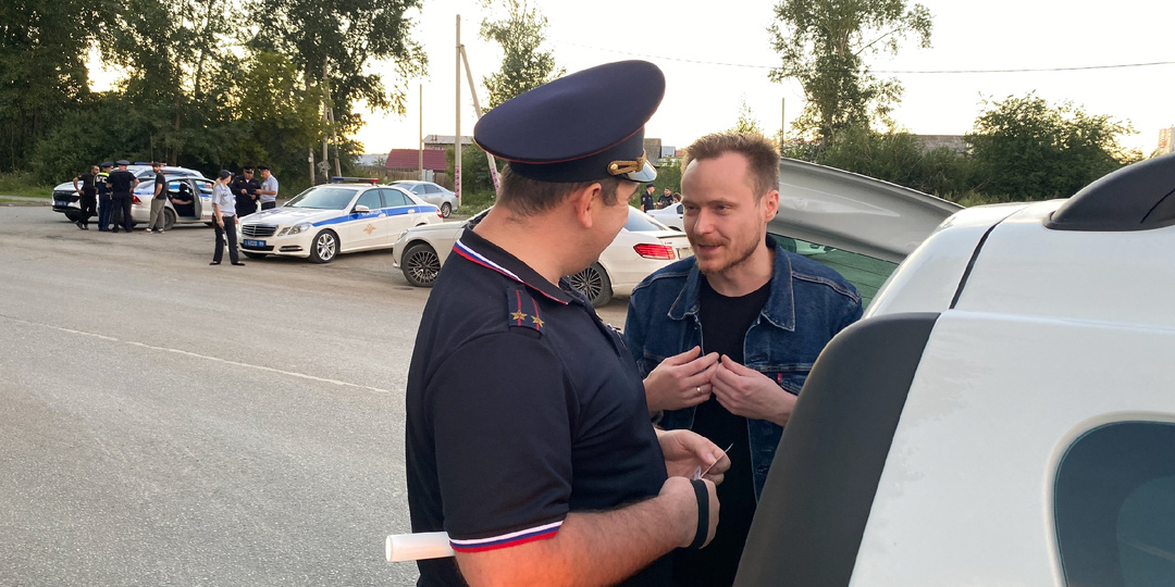 За рулем не был, но прав лишился: Верховный суд пояснил, можно ли водителю стоять около своего автомобиля в состоянии опьянения