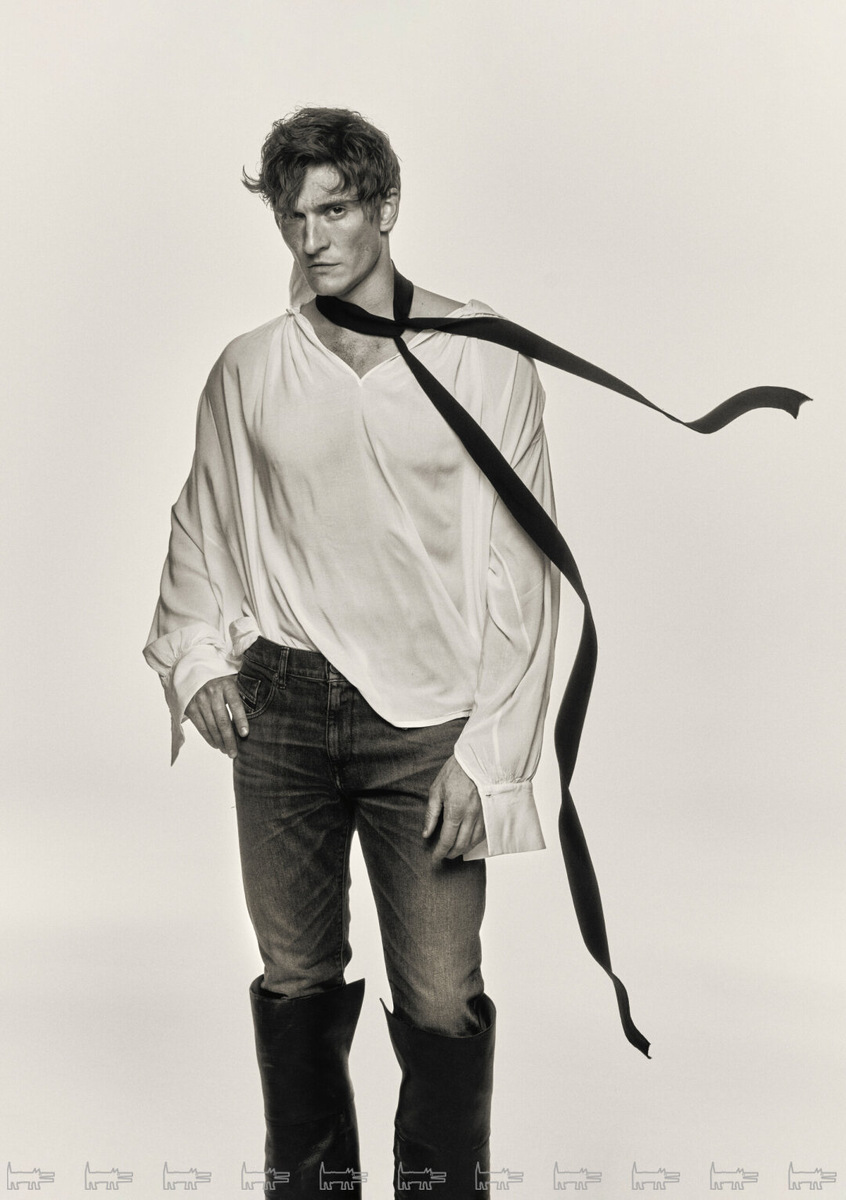   Матвей Лыков На Матвее: джинсы KARL LAGERFELD Фото: Фото: Дамир Жукенов