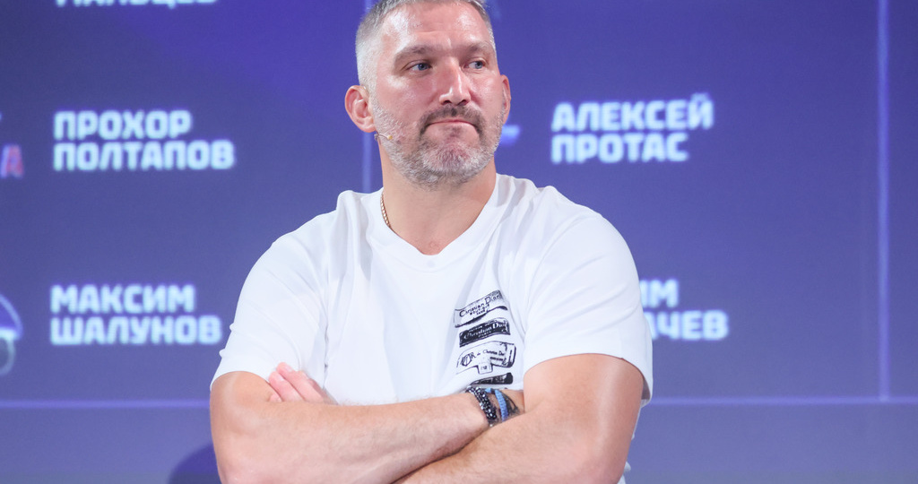 Карточка Овечкина ушла за четверть миллиона, Безосу предложили «Ливерпуль»