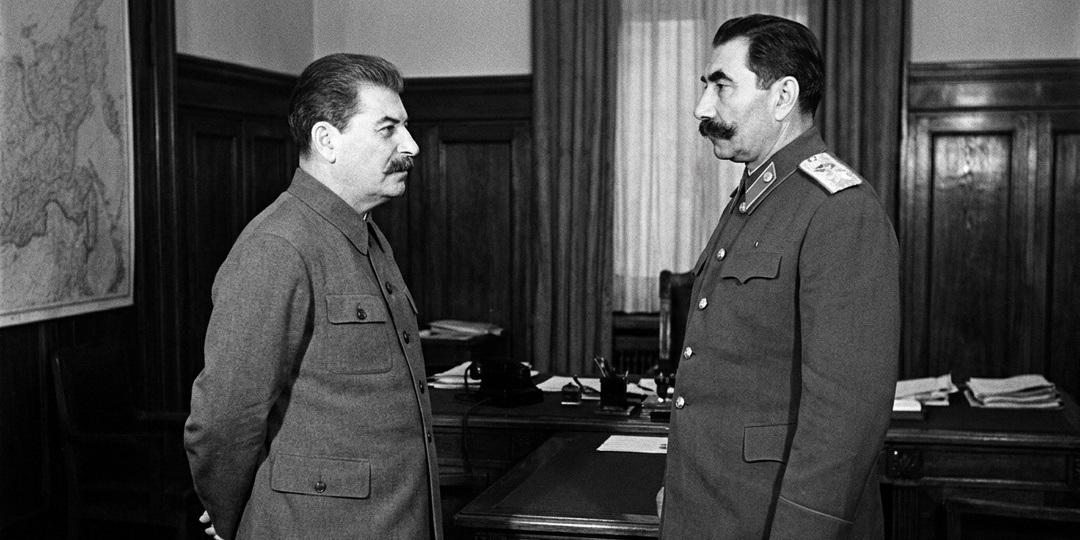 Почему Сталин так и не расстрелял маршала, сдавшего три армии в окружение