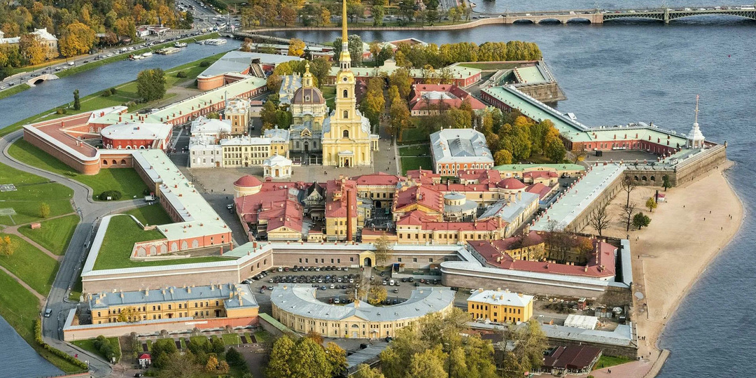Что нужно знать перед посещением Петропавловской крепости в 2026 году: цены, режим работы и советы туристам