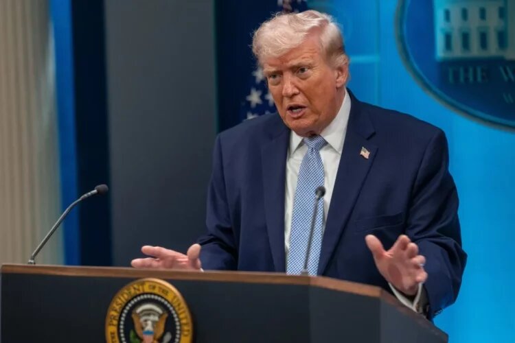 Трамп заявил о возможности массированных ударов по Ирану