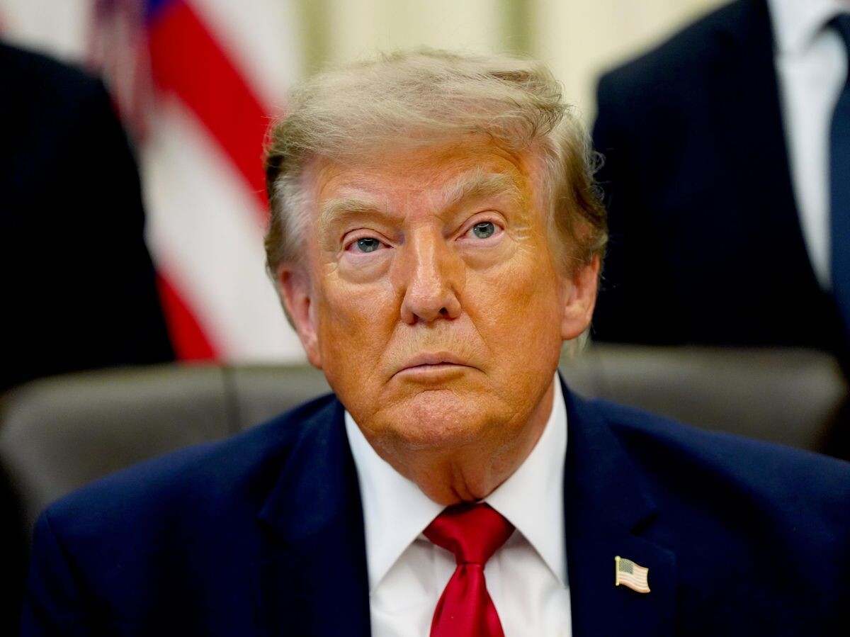    Президент США Дональд Трамп выступает в Овальном кабинете Белого дома | © AP Photo / Julia Demaree Nikhinson
