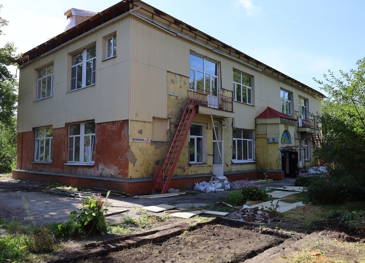 Подрядчики срывают сроки ремонта двух детских садов в Курске