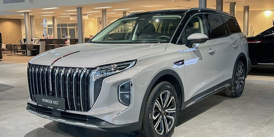 HONGQI HS7 признан автомобилем года. Что в нем особенного? И почему большой HS7 нравится автомобилистам?