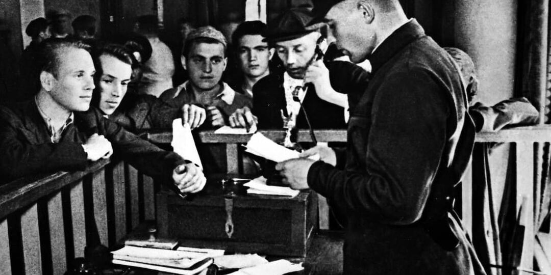 Летом 1941 года в действующую армию рвались сотни тысяч