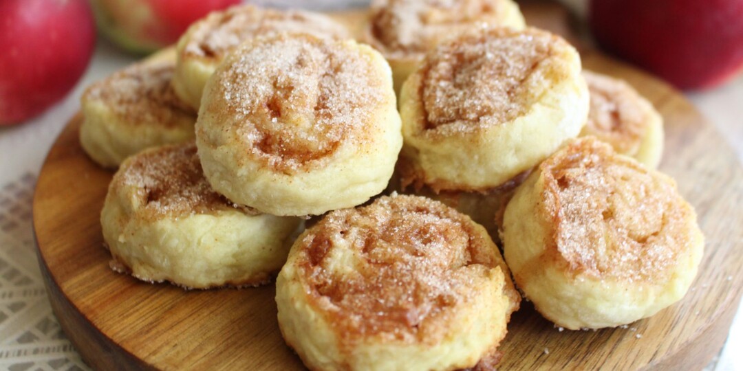 Печенье на кефире с яблоками и корицей