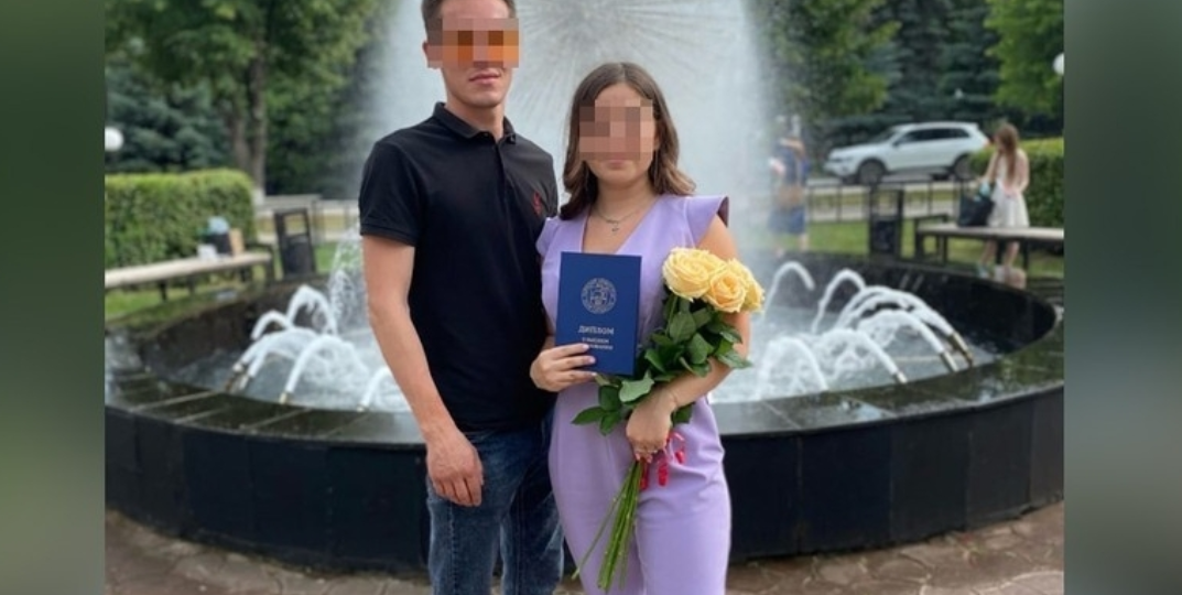 Позвонил матери со словами: «Я в бегах. Я убил свою девушку». 26-летний парень зарезал возлюбленную и спустил её тело в ковре с балкона