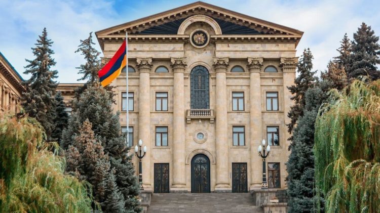 Первое заседание парламента пройдет без избрания премьера: что ожидается 2 августа