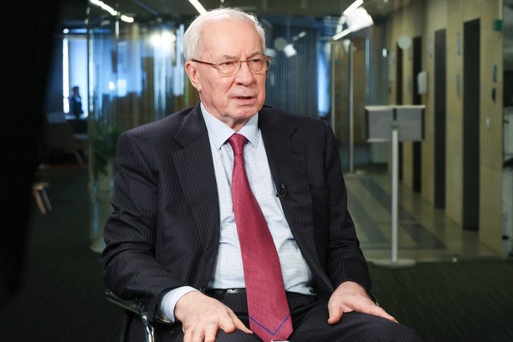 Целенаправленный теракт Киева: экс-министр Украины Азаров отреагировал на удар ВСУ по турбазам в Запорожье