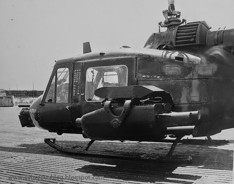 UH-1 с ПТРК TOW, которые американцы успешно применяли в конце войны во Вьетнаме