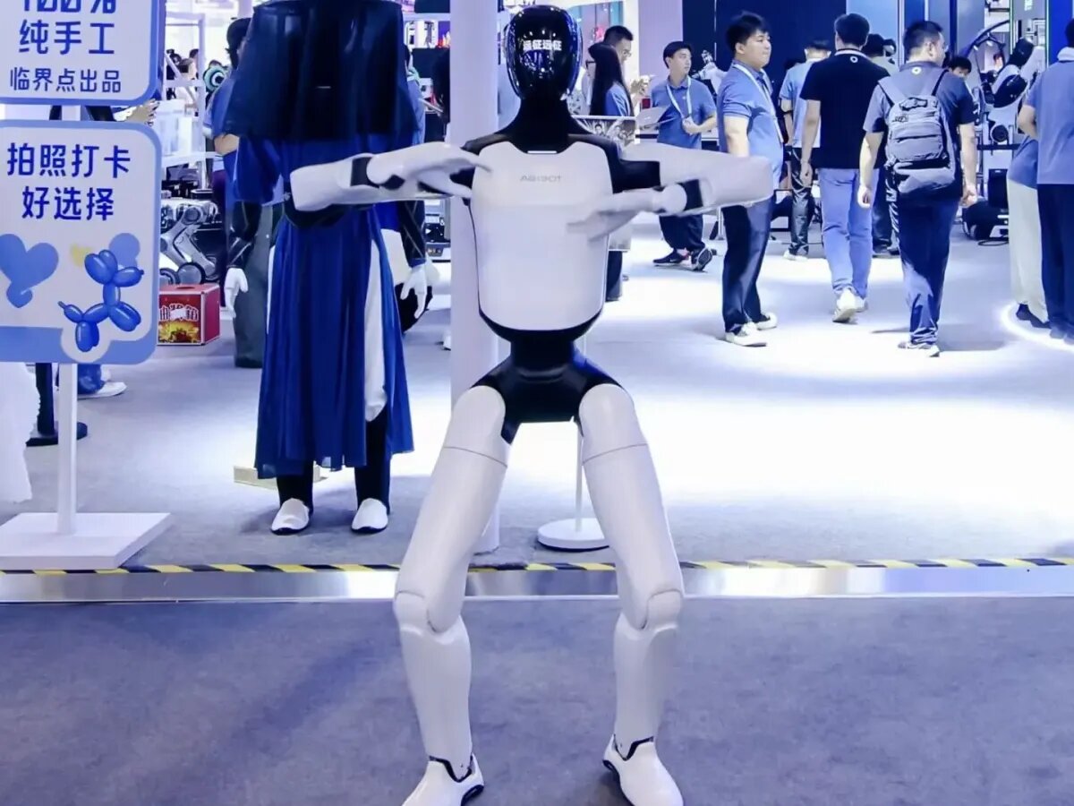    Agibot A3 Ultra получил 51 степень свободы и АКБ на 8 часов работы