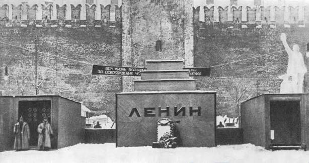 Как мрамор для Мавзолея доставляли из украинского карьера на Красную площадь