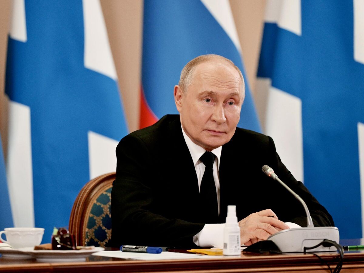   Президент РФ, верховный главнокомандующий ВС РФ Владимир Путин на праздничном приеме в Главном Адмиралтействе в Санкт-Петербурге в честь Дня Военно-морского флота | © РИА Новости / Алексей Даничев