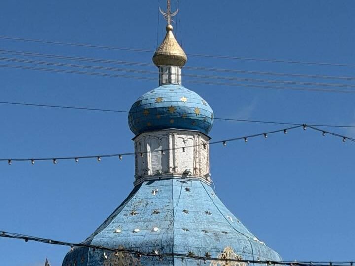 А вы никогда не задумывались, что означает полумесяц на православных крестах