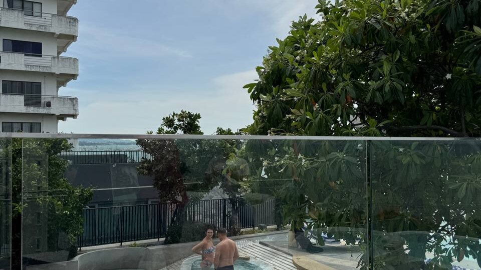 «Сидите у себя в стране... Тем более с детьми и пожилыми». Обзор Bayphere Hotel 5* в Паттайе, где всем, от внуков до бабушек, будет хорошо