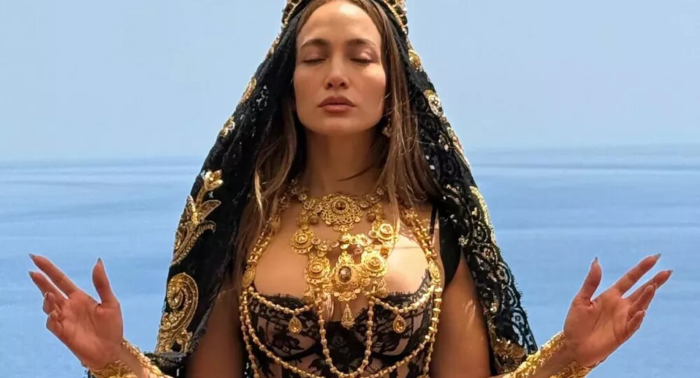Дженнифер Лопес отметила 57-летие