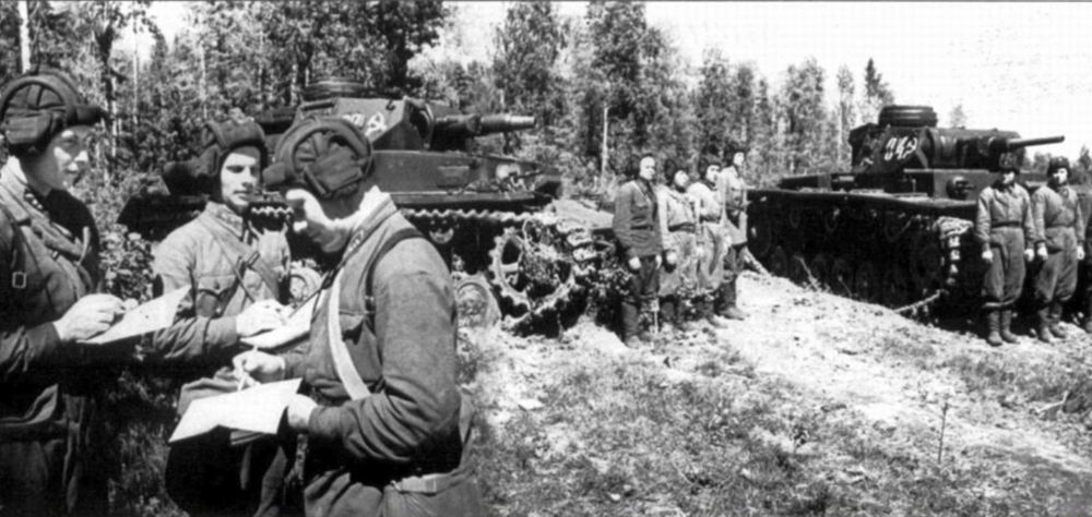 Танкисты 107 танковой бригады
