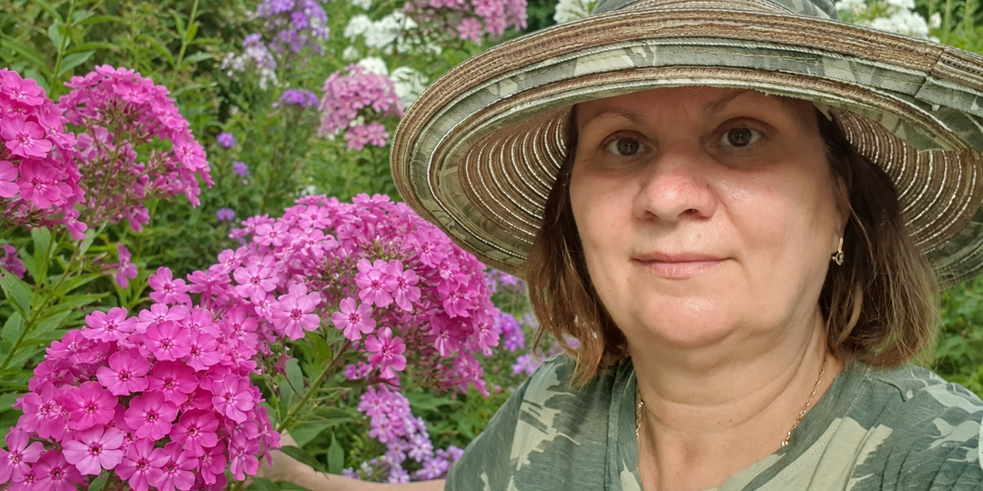 Какие многолетники я обязательно обрезаю после первого цветения, чтобы они снова украсили сад в августе