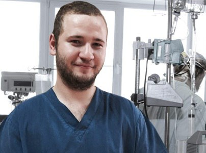 «Выбора нет»: студент-медик из Красноярска вручную откачал 2 литра крови из сердца пациентки