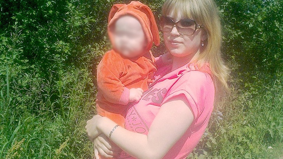 «Мама, я в лесу, мне плохо»: отвергнутый мужчина убил молодую мать и бросил ее девятимесячного сына рядом с телом