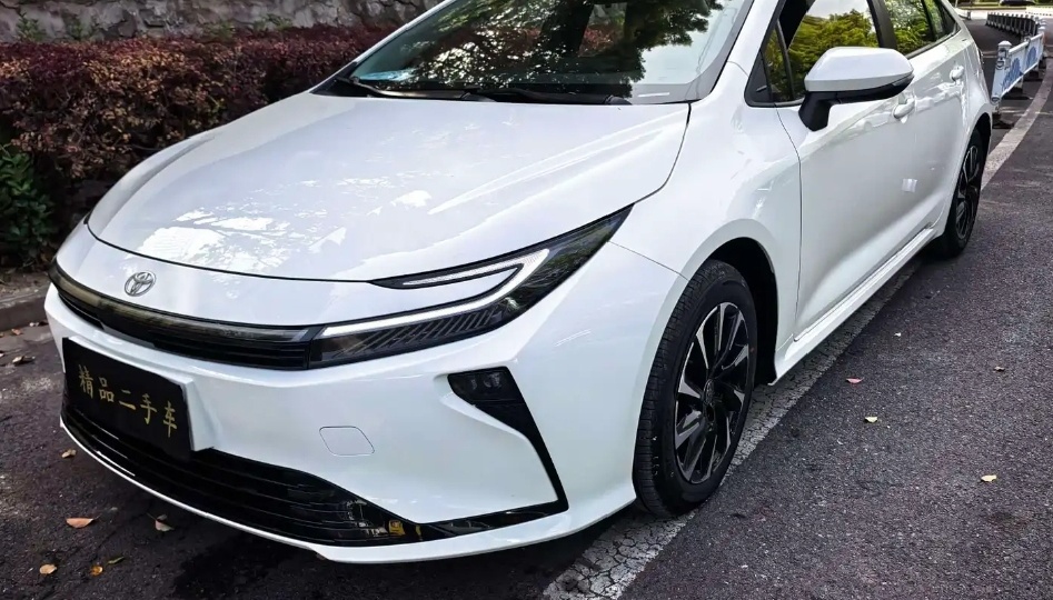 Серый импорт 2026: сколько стоят Toyota Corolla и Hyundai Sonata в России