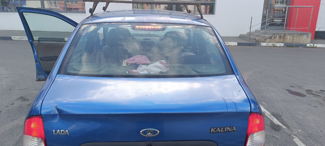 Lada постоянно горит стоп сигнал. Нашли неожиданную причину.