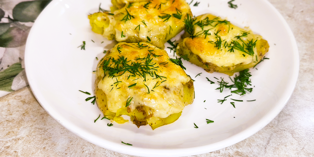 Запечённый в духовке картофель с сыром