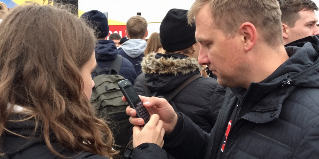 Скандал на фестивале Лаймы Вайкуле: журналистка заявила, что Макаревич вырвал у нее телефон