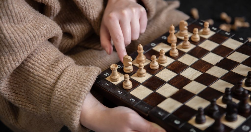 Как начать играть в шахматы с нуля