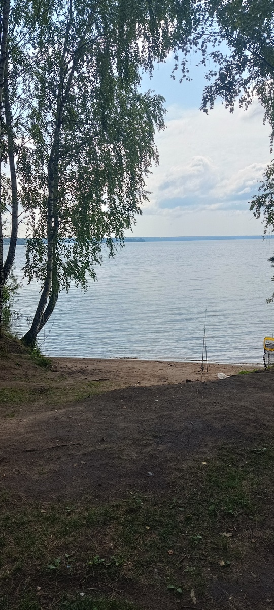 У воды. 