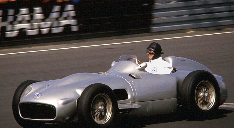 Mercedes W196: как футбольный финал 1954 года совпал с возвращением «серебряных стрел»