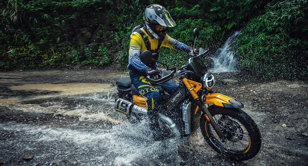 Британский ответ культовой Honda: как AJS заменяет сорванный проект Imber внедорожным скутером Leten LT190 за 372 тысячи рублей