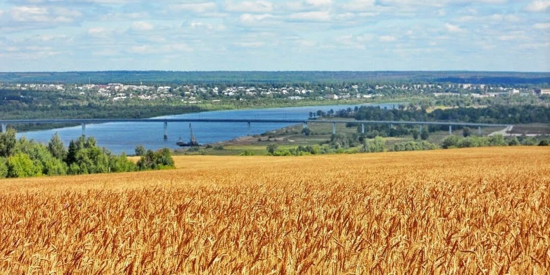 Есть ещё одна Красная Поляна. В ней живёт столько же людей, сколько в сочинской, а годовой бюджет меньше стоимости одного номера в тамошнем