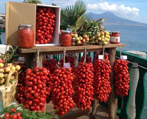 🍅 Секретный код сладости: как забытая подкормка заставляет томаты взрываться вкусом.