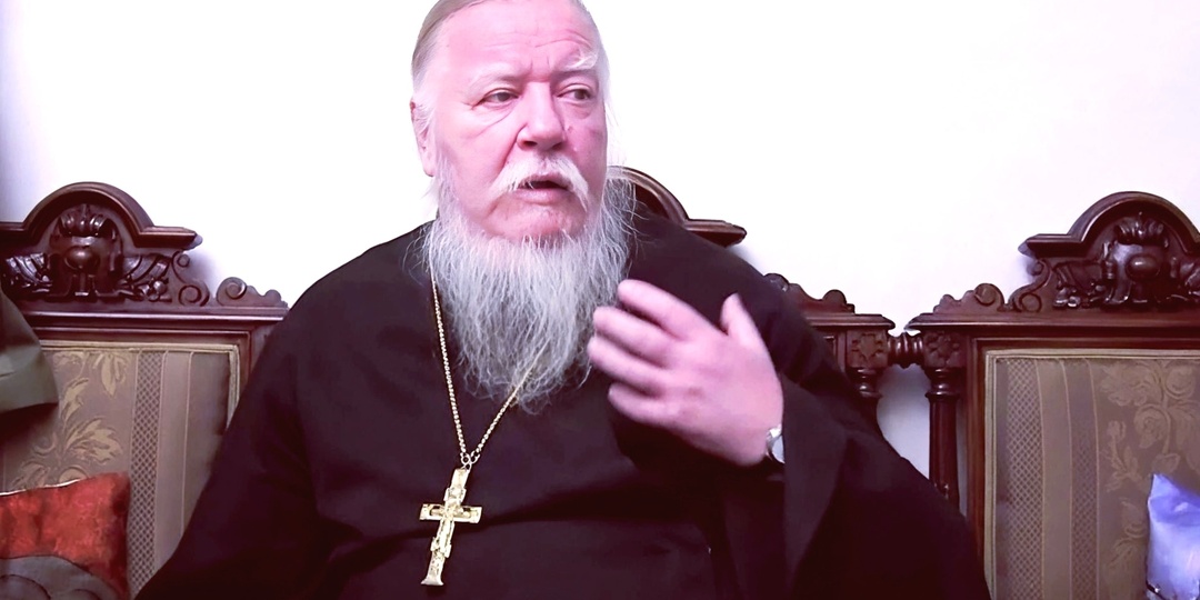 Что делать, если муж завёл любовницу, но не уходит к ней из-за детей? Объясняет священник